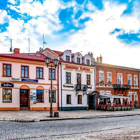 Gosciniec Asticus Jaroslaw Exterior photo