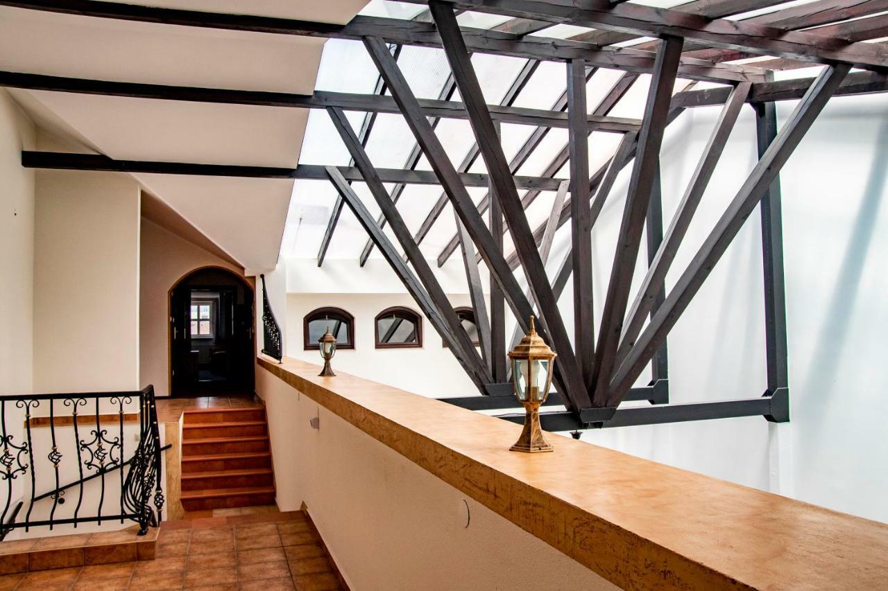 Gosciniec Asticus Jaroslaw Exterior photo