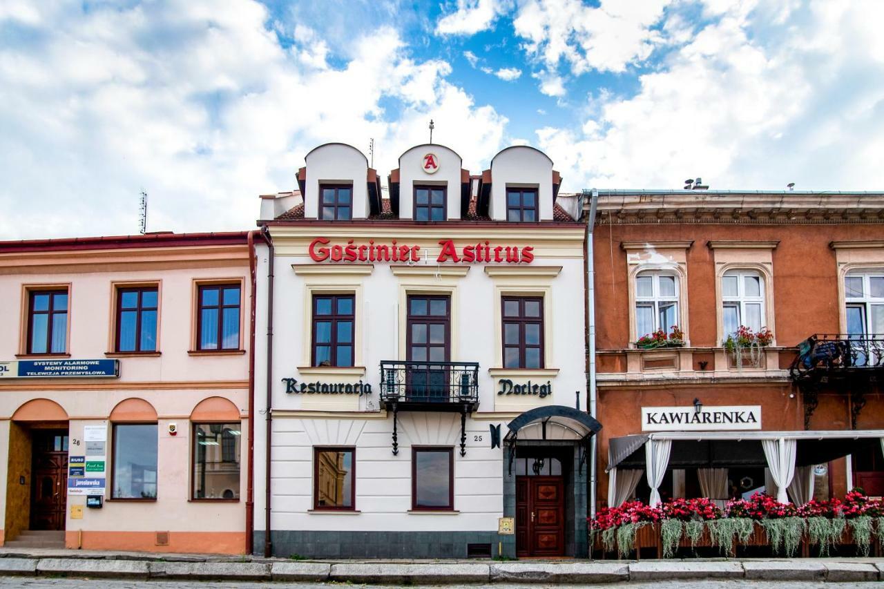 Gosciniec Asticus Jaroslaw Exterior photo
